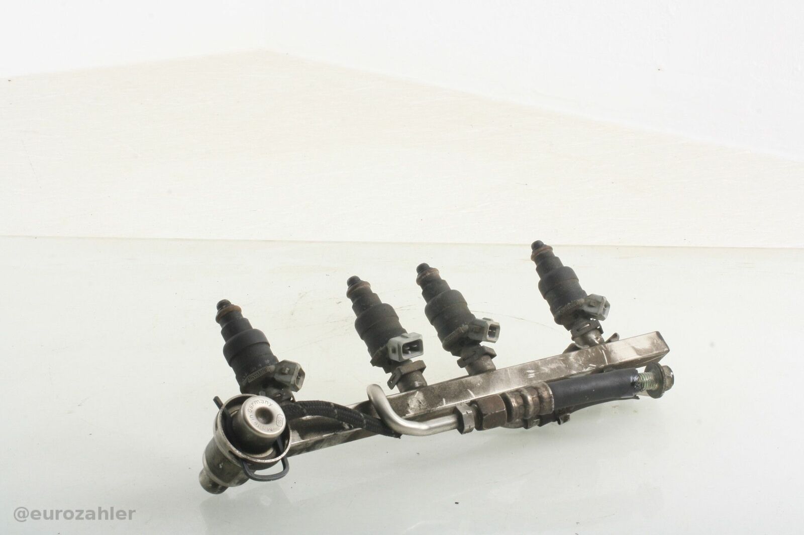 Audi-078133551D-Duesenstock-Einspritzleiste-Einspritzduesen-A4-8D2-B5-16-284265318349